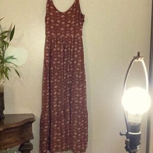 Maxi dress small default on dress back